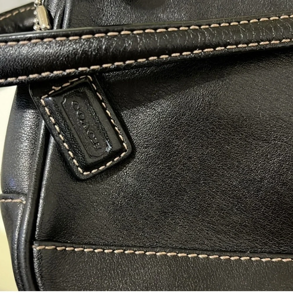 VINTAGE Coach Hampton Black Leather Demi Baguette Purse